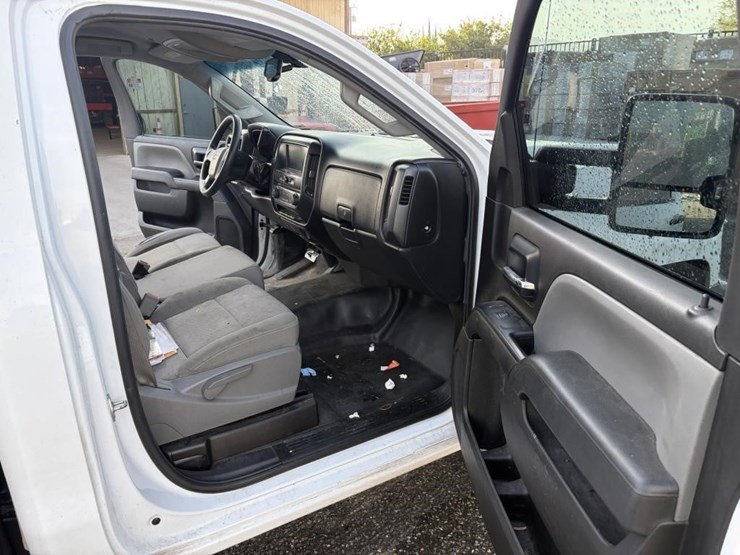 2016-chevrolet-silverado-2500-image-10