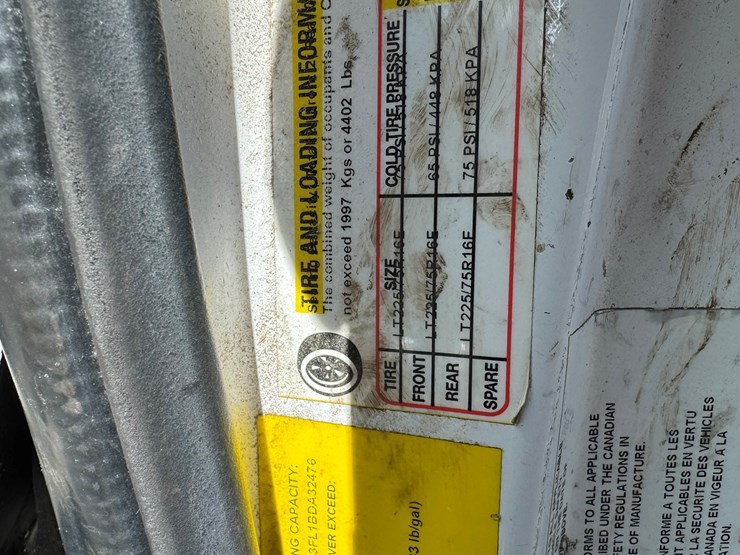 2010-ford-e350-image-47