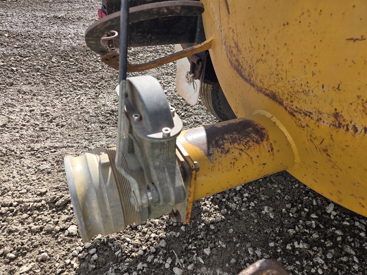 2019-massey-ferguson-8-image-34