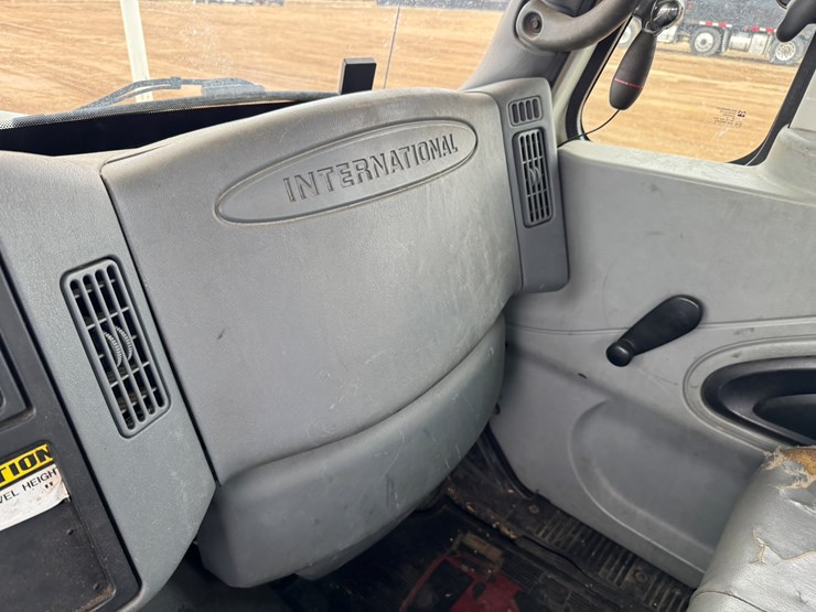 2007-international-durastar-4400-image-47