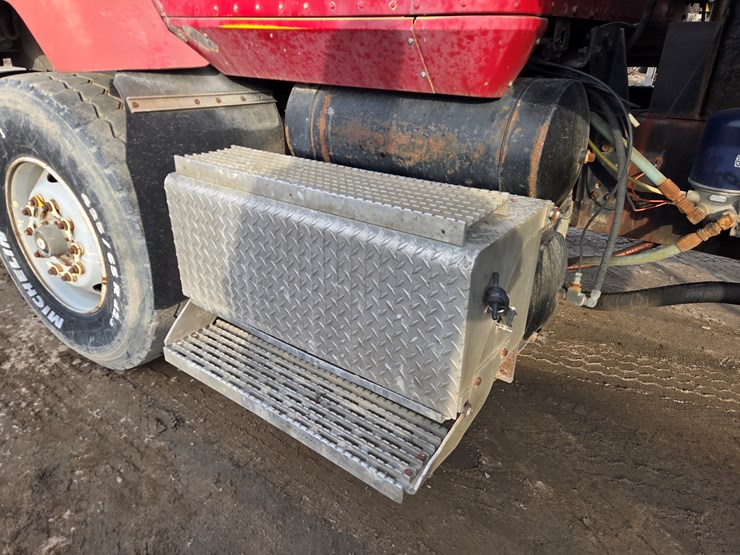 1998-international-paystar-5000-image-15