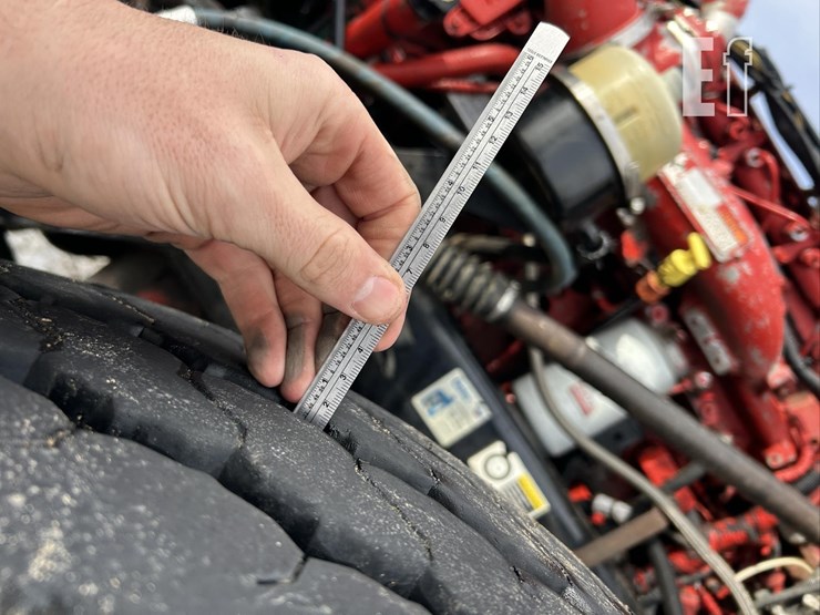 2012-peterbilt-386-image-31