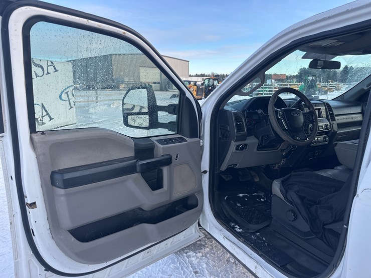 2017-ford-f350-image-36