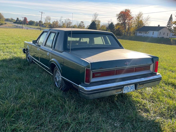 1980-lincoln-continental-town-car-image-4