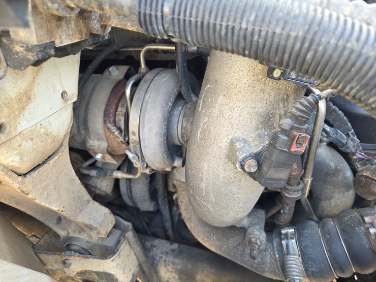 2012-international-7600-image-48