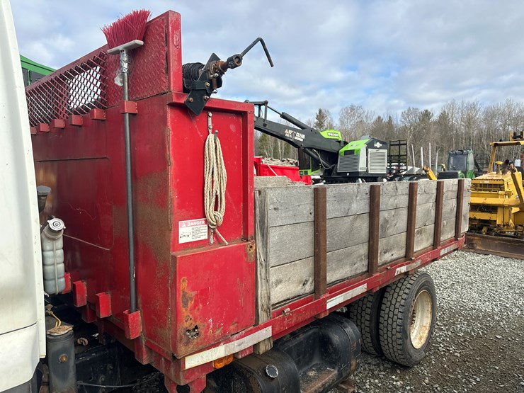 2000-gmc-t6500-image-15