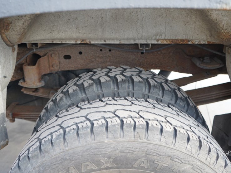 2011-chevrolet-3500hd-image-31