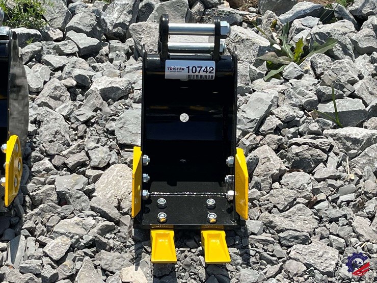 unused-2026-ce-8"-toothed-bucket-image-8