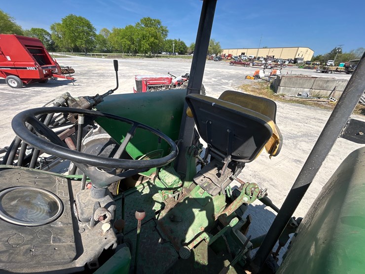 john-deere-2940-image-13