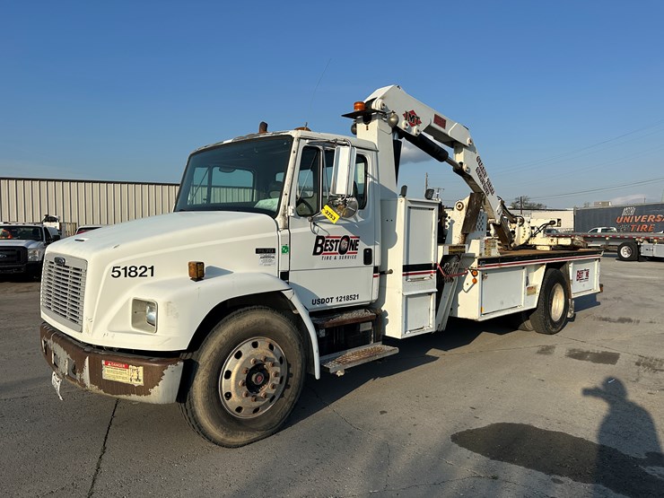 freightliner-fl70-image-1