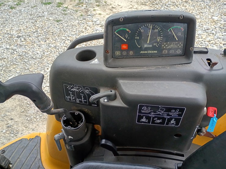 john-deere-110-image-31