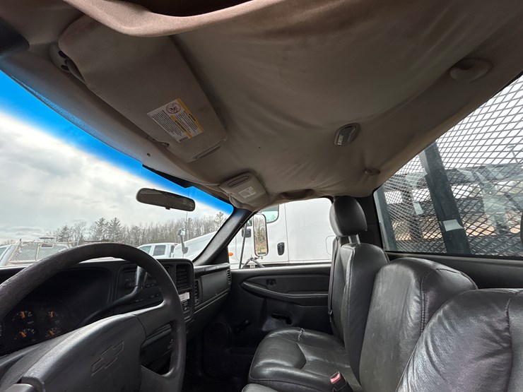 2006-chevrolet-3500-image-54