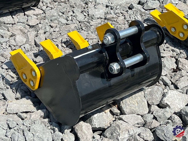 unused-2026-ce-16"-toothed-bucket-image-3