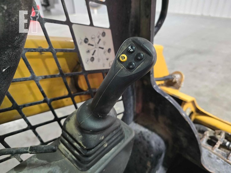 2022-caterpillar-259d3-image-14