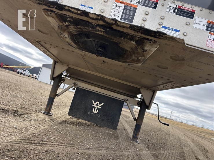 2025-wilson-grain-trailer-image-17