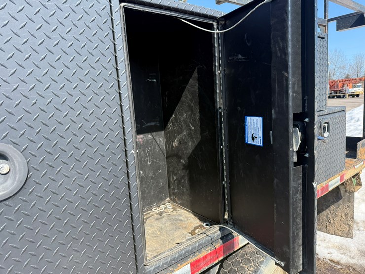 #2047-•-2012-ram-5500-heavy-duty-4x4-service-truck-image-17