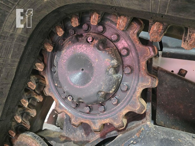 2020-bobcat-t76-image-32