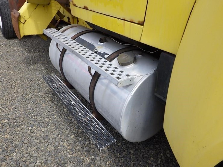 1984-ford-9000-image-17