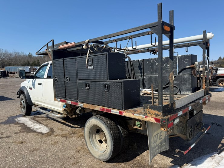 #2047-•-2012-ram-5500-heavy-duty-4x4-service-truck-image-3