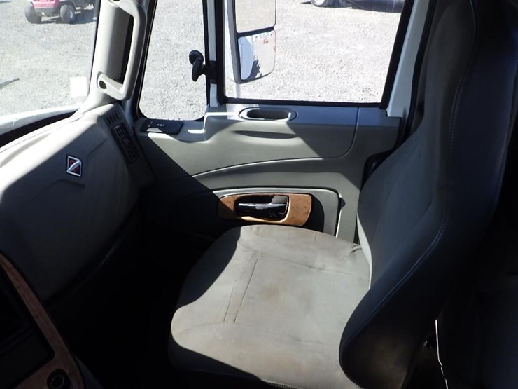 2012-international-prostar-image-42