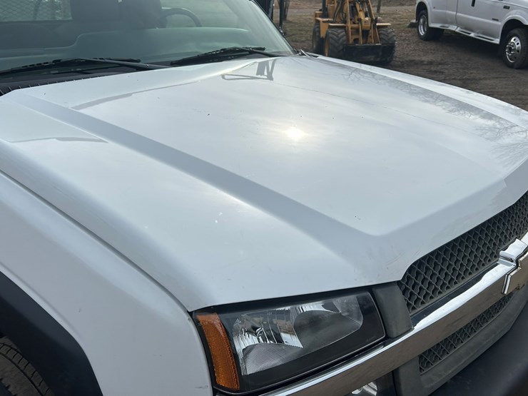 2004-chevrolet-3500-image-12