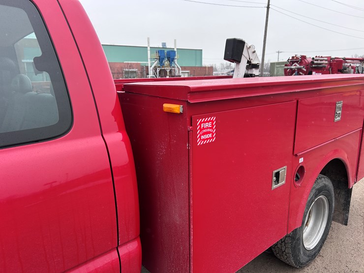 2003-gmc-3500-image-14