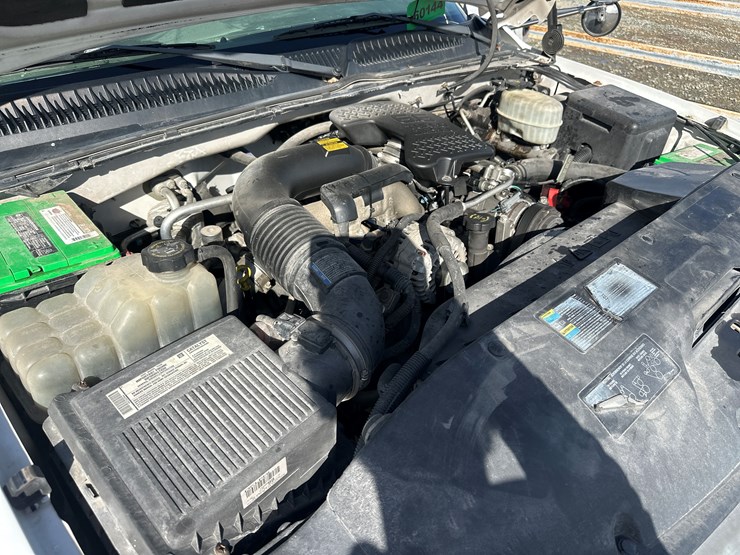 2005-gmc-3500-image-36