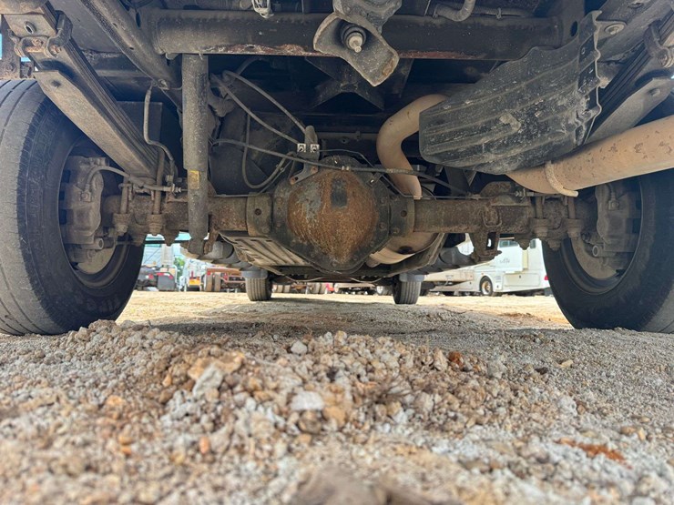 2017-chevrolet-silverado-2500-image-28