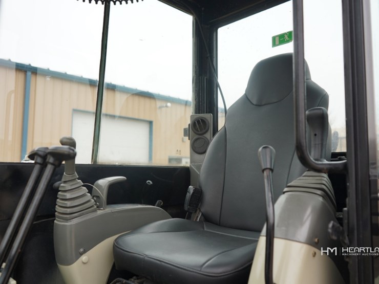 2014-caterpillar-305.5e-image-10