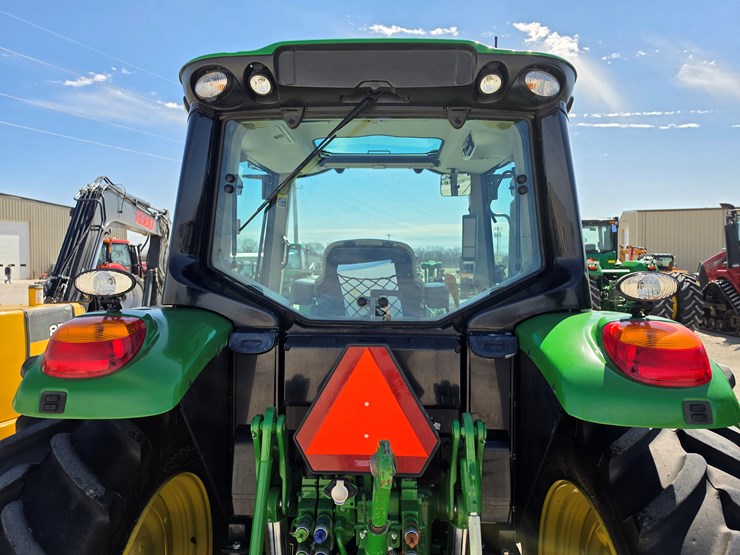 2021-john-deere-6140m-image-12