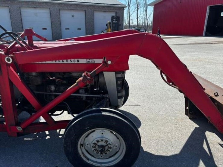 massey-ferguson-135-image-28