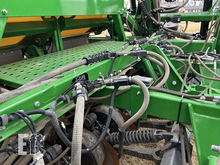 2014-john-deere-1990ccs-image-26