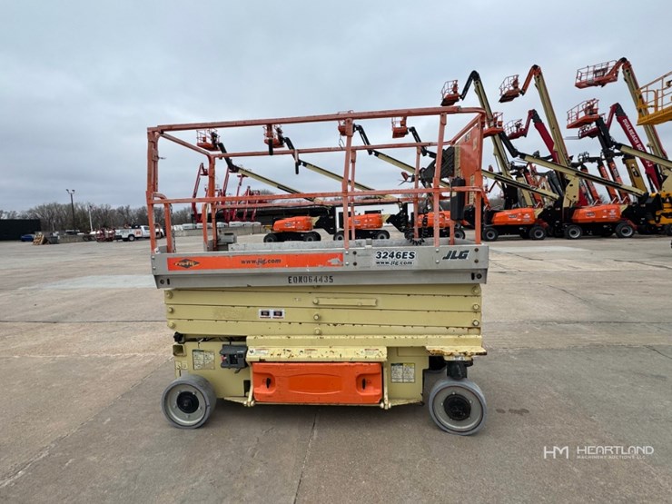 2007-jlg-3246es-image-2