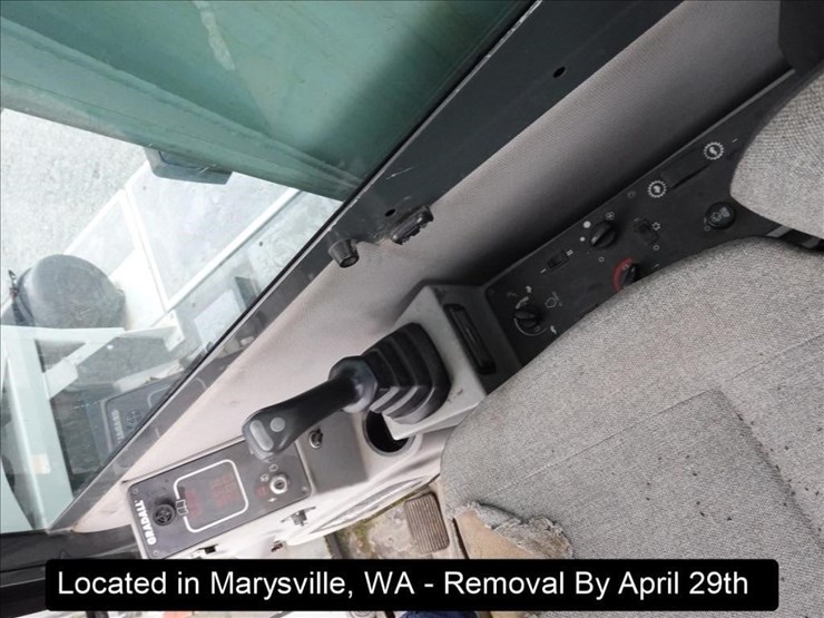 2009-gradall-xl3100-image-11