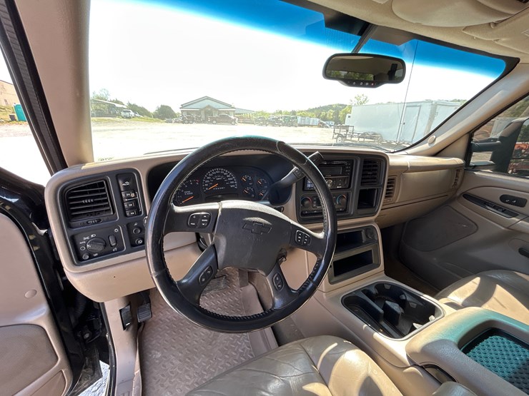 2006-chevrolet-3500-image-12