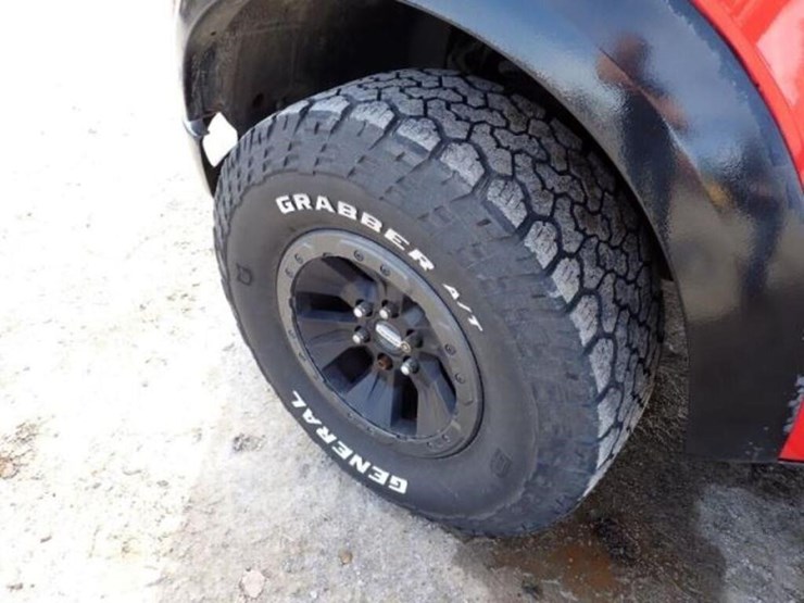 2010-ford-f150-raptor-image-31