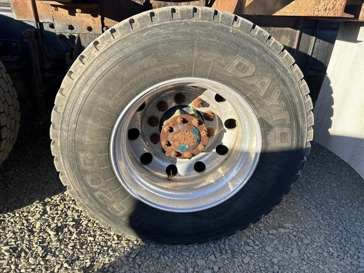 2001-mack-ch613-image-107