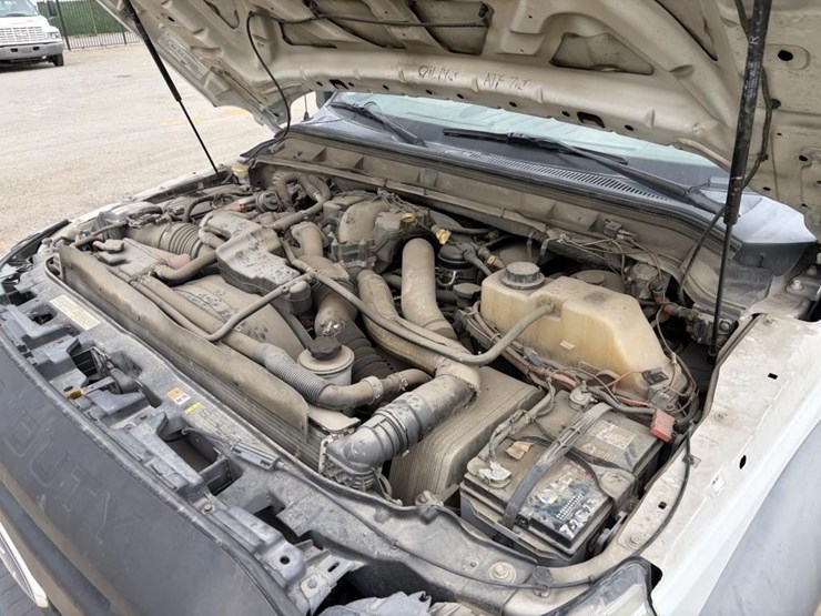 2011-ford-f550-image-6