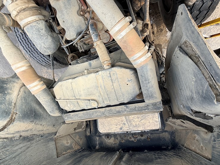 1988-mack-dm690s-image-51