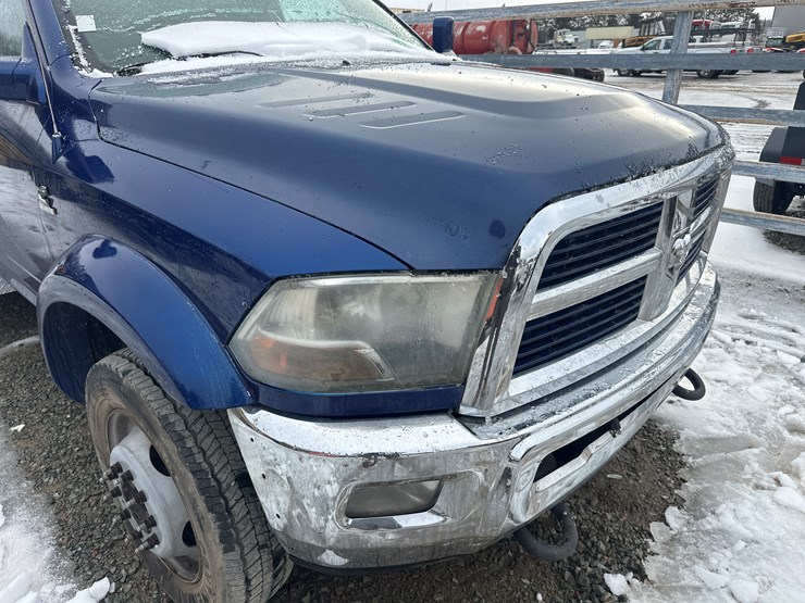 2012-massey-ferguson-8-image-10