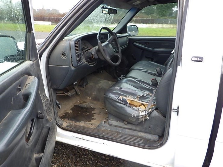 2001-gmc-2500-image-15