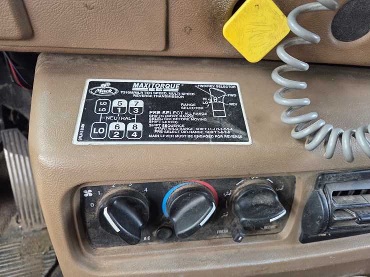 2006-massey-ferguson-8-image-60