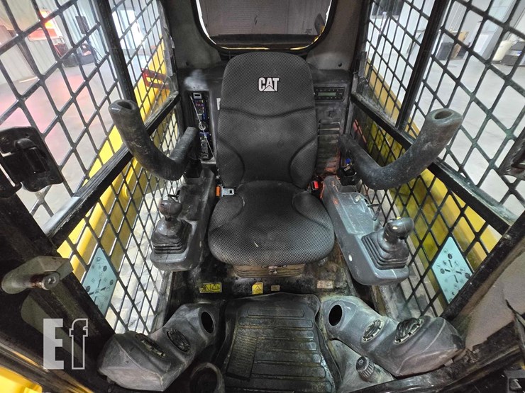 2023-caterpillar-259d3-image-13