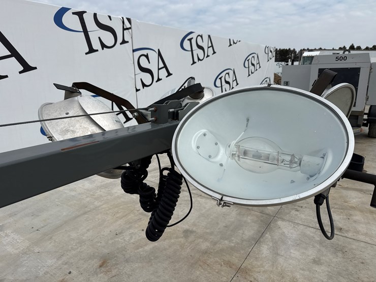 2015-massey-ferguson-8-image-13