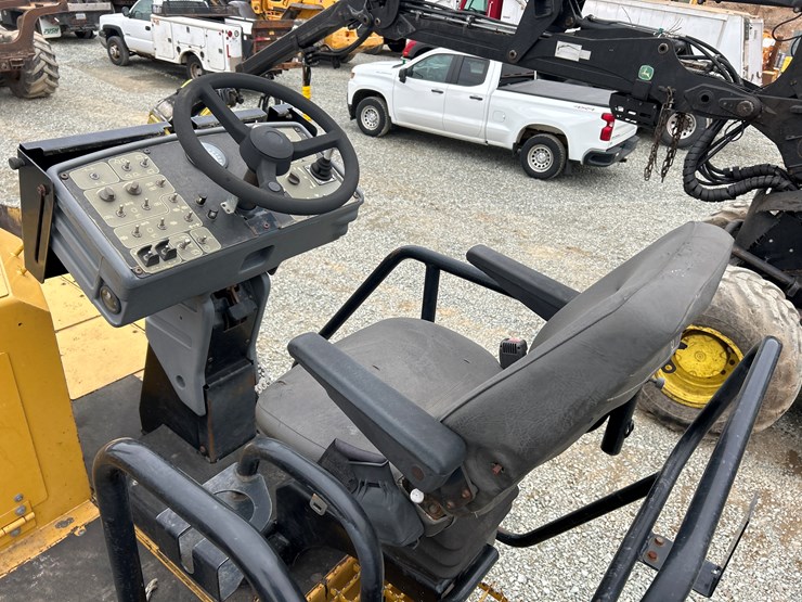 caterpillar-ap-600d-image-35