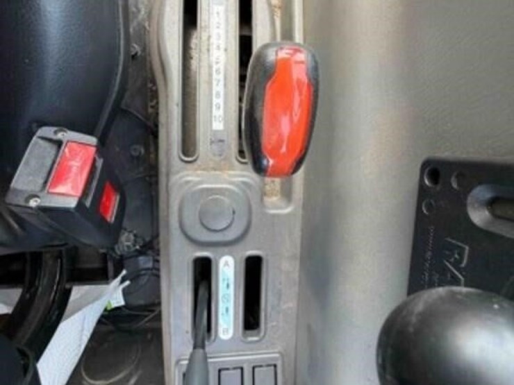 2018-kioti-dk4210-se-tractor-image-21