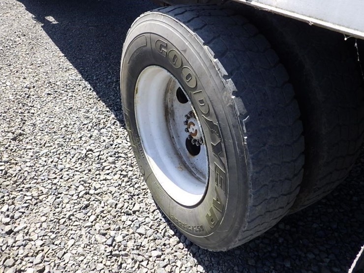 1998-ford-f700-image-17