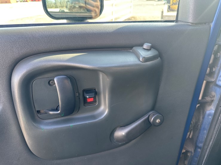 2005-massey-ferguson-8-image-27