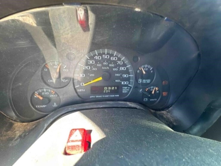 2001-gmc-3500-image-32