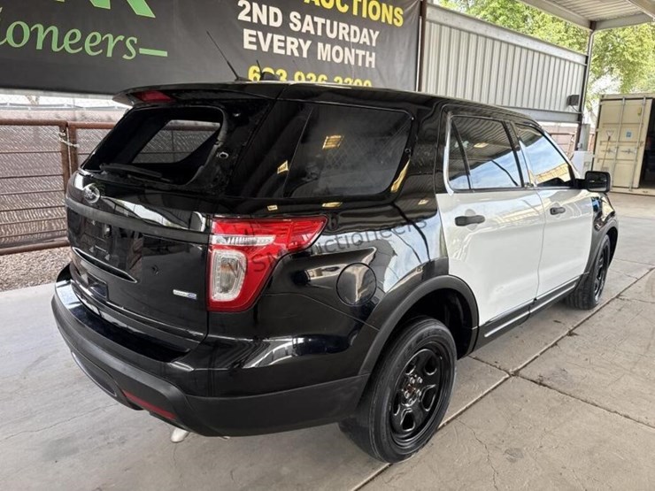 2013-ford-explorer-image-8